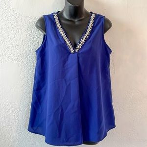 ADRIENNE VITTADINI Blue Embellished Pearl Diamond V-Neck Top